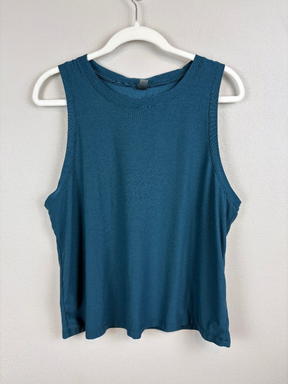 Beyond Yoga Featherweight Rebalance Tank - Size Medium